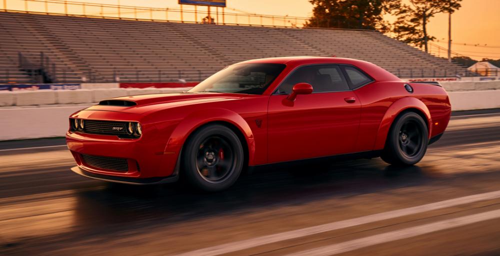 В сети рассекречено экстремальное купе Dodge Challenger SRT Demon