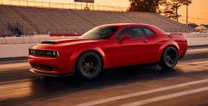 В сети рассекречено экстремальное купе Dodge Challenger SRT Demon