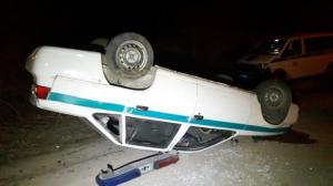 Полицейский автомобиль перевернулся после ДТП в Алматы