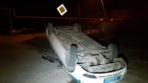 Полицейский автомобиль перевернулся после ДТП в Алматы
