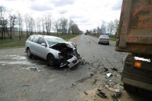 Под Любанью МАЗ не пропустил Volkswagen: водитель легковушки погиб
