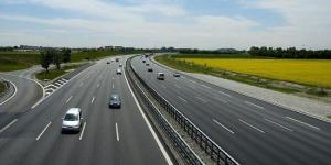 Омелян пообещал автобан в Украине