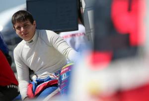 Габби Чавес выступит в Инди 500 с новой командой Harding Racing
