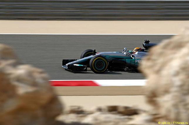 Mercedes и Ferrari объявили график работы на тестах