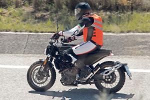 Первые шпионские фото мотоцикла Husqvarna 401 Svartpilen