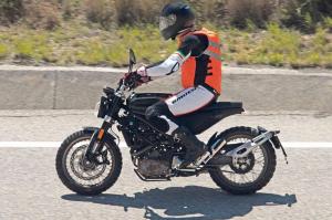 Первые шпионские фото мотоцикла Husqvarna 401 Svartpilen