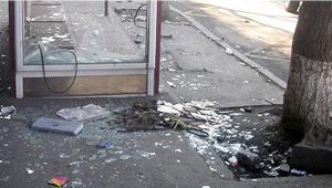 В Москве иномарка сбила людей на остановке общественного транспорта