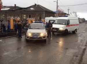 Пьяный водитель сбил трех пешеходов на тротуаре в Удмуртии