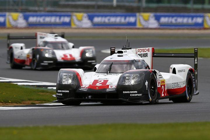 Toyota «напугана» небольшим преимуществом над Porsche в гонке WEC в Сильверстоуне