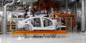 Процесс производства Audi A8 нового поколения показали на видео