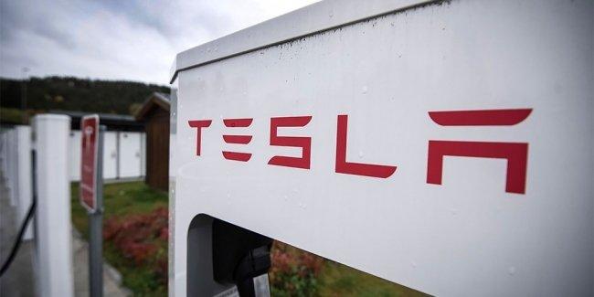 На заводе Tesla произошла утечка опасных химикатов