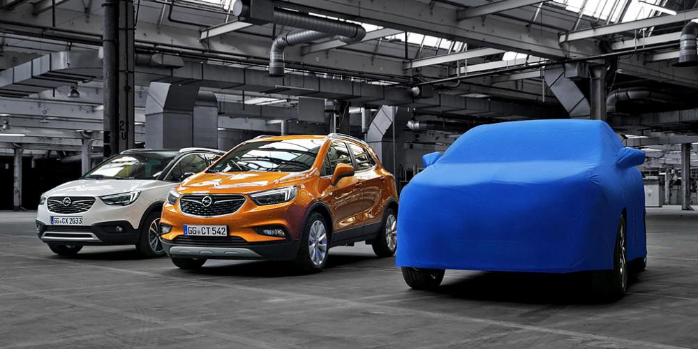 Глава Opel показал размеры нового большого кроссовера