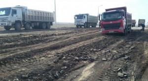 Рабочие повредили автодорогу к аэропорту Cемея, пока ремонтировали его взлетную полосу