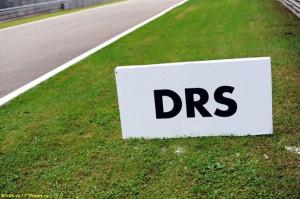 В FIA не планируют менять правила DRS