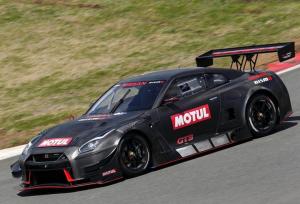 Nissan начала тесты нового автомобиля GT3
