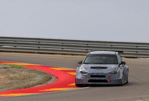 Hyundai провела первые тесты новой машины i30 TCR
