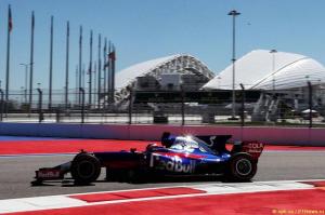 Toro Rosso помешали проблемы с прогревом резины