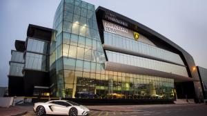 Самый крупный дилерский центр Lamborghini в мире открыли в ОАЭ