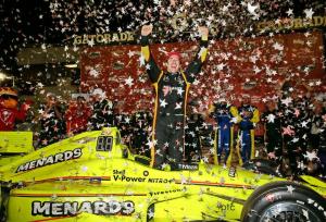 Симон Пажно выиграл гонку IndyCar в Финиксе