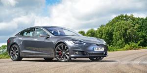Tesla заявила о рекордном выпуске электрокаров
