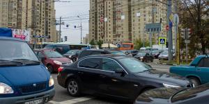 Власти Москвы попросили водителей отказаться от поездок в часы пик
