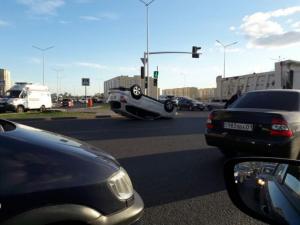 В Астане перевернулся автомобиль