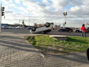 В Астане перевернулся автомобиль
