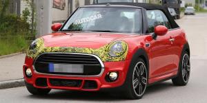 Обновленный кабриолет Mini впервые заметили на тестах