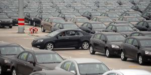 Импорт легковых автомобилей в Россию упал на 15%