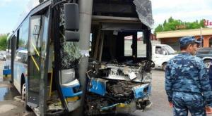 Жуткое ДТП с автобусом и "Гелендвагеном" в Алматы: пострадали 15 человек