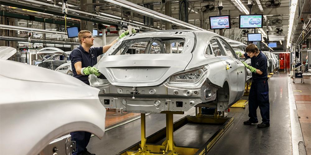 Daimler получит налоговые льготы после строительства завода в России