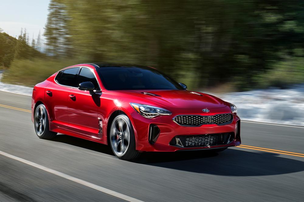 Названы официальные цены модели Kia Stinger