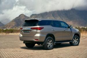 В России будут официально продавать Toyota Fortuner