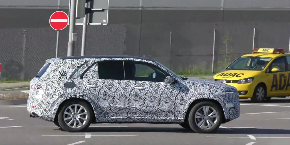 Новое поколение Mercedes-Benz GLE впервые заметили на тестах