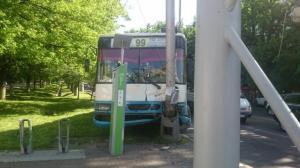 Автобус врезался в столб в Алматы