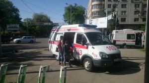 Автобус врезался в столб в Алматы