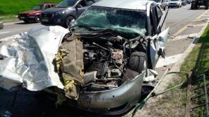 Toyota Camry врезалась в грузовик в Алматы: 4 человека пострадали