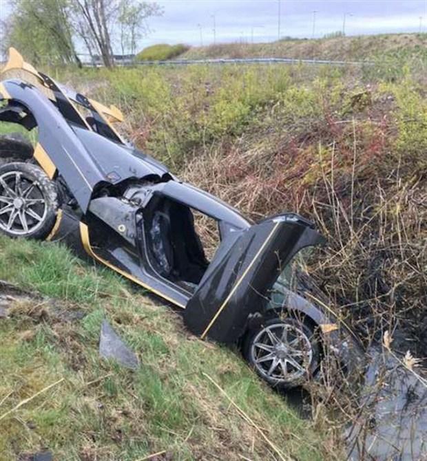 Один из 25-ти гиперкаров Koenigsegg Agera RS нашли в канаве