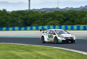 Тьягу Монтейру выиграл гонку открытия WTCC в Венгрии