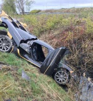 Один из 25-ти гиперкаров Koenigsegg Agera RS нашли в канаве