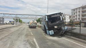 В Турции автобус с делегатами съезда правящей партии попал в ДТП, 32 пострадавших