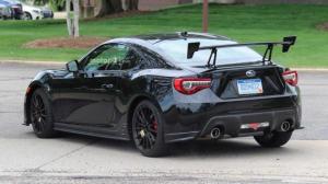 Subaru вывела на тесты «заряженное» купе BRZ STI