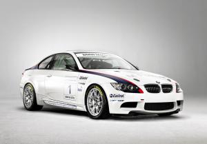 BMW частично показала гоночный вариант M4