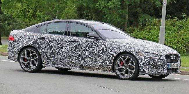 Jaguar вывел на тесты конкурента BMW M3