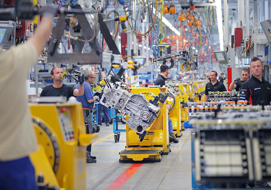 Mercedes-Benz будет собирать в России четыре модели