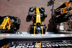 Неудачное начало уик-энда для Renault