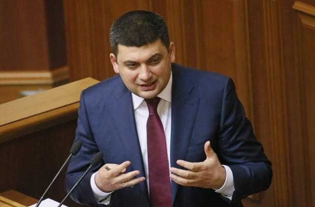 Гройсман: проблему авто с иностранными номерами нужно решать взвешенно
