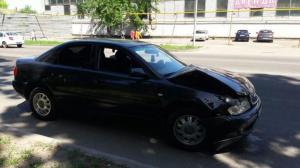 Внедорожник опрокинулся после ДТП в Алматы