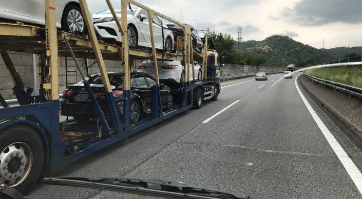Опубликованы первые "живые" фото новой Toyota Camry