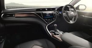 Опубликованы первые "живые" фото новой Toyota Camry